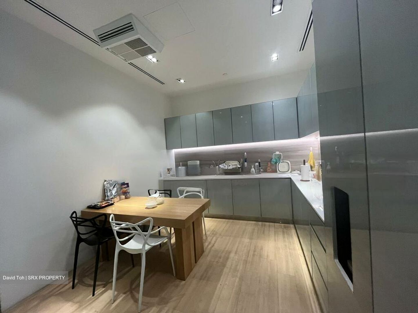 Uob Plaza (D1), Office #476155301
